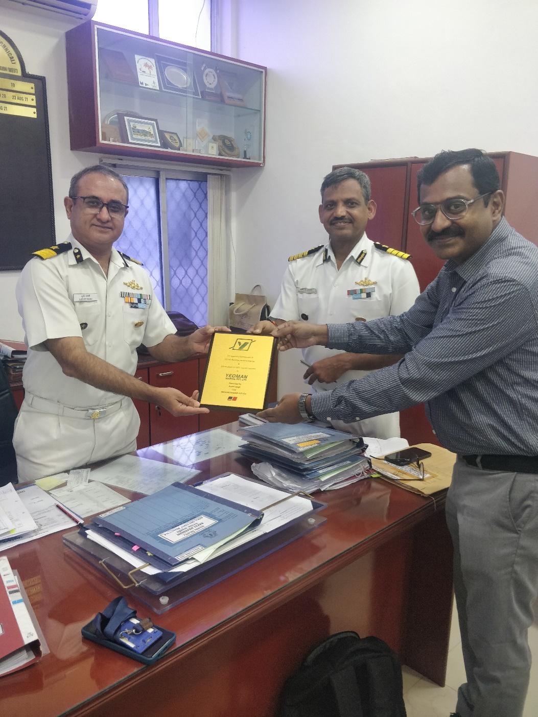 Mr. Anand Kumar, Vice President of YMPL presented Memento to DIG Sudhir Sahni, TM-CSO (Tech), Regional Headquarters(West)